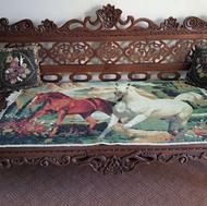 تخت سنتی چوب چنار قهوه ای رنگ مشبک اسلیمی