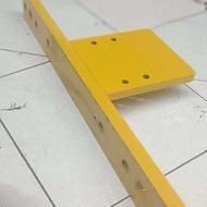 بیل بکهو سنوپارس پشت بند ریل با تکیه گاه