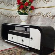 میز تلویزیون در حد نوه