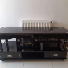 میز تلویزیون شیشه ای