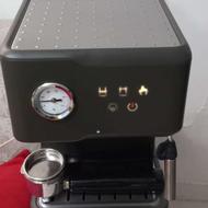 یبارم ازش استفاده نکردم کاملا نو و سالم