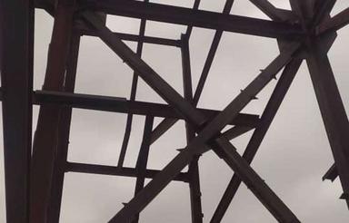 ملک 194مترکلین،اسکلت شده