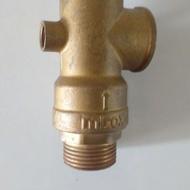 پنج راهی پمپ اب دارای شیر یکطرفه