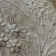 پرده کارشده ی سالن پذیرایی