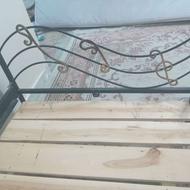 تخت فرفوژه ی نفره با کفی چوبی نو چهار پایه