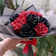 دسته گل و باکس گل رز جاودان
