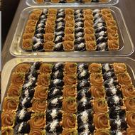 سینی حلوا و خرمای مغزدار مجلسی