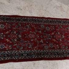 فرش قرمز طرح دار