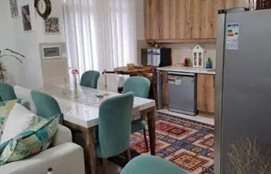 واحد 50 متری در میدان جمهوری کم واحد ودنج