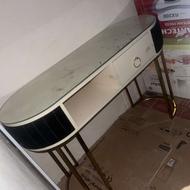 میز ناخن و صندلی و باکس لاک