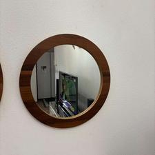 آینه گرد ابزار خورده رنگ قهوه ای و دور طلایی