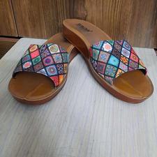 دمپایی دخترانه و زنانه خیلی کم استفاده شده