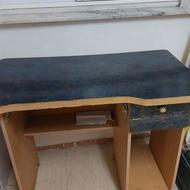 میز تحریر یا کامپیوتر