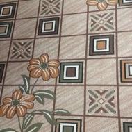 یک عدد گلیم اشپز خانه و یا راهرو 6متری و یک عددفرشینه وپادری