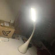 چراغ مطالعه دارای ارتفاع نور