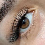 کاشت مژه. لیفت ابرو و مژه پاکسازی پوست