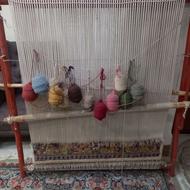 دار قالی دارای نخ و نقشه