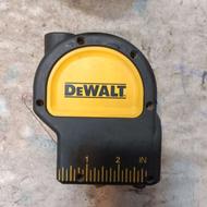 شاغول لیزری دیوالت