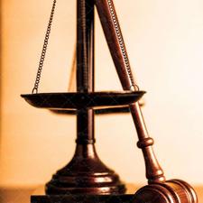 وکیل دادگستری هستم