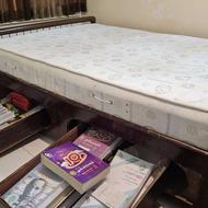 تخت دو نفره چوب گردو با تشک سالم برند خوشخواب