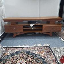 میز تلوزیون چوبی . به همراه 2 عدد عسلی و 1 عدد میز وسط