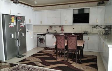 110 متری طبقه دوم خیایان امید