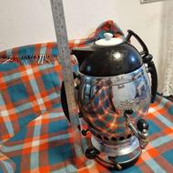 سماور گازی ونوش (برنجی) + قوری – استفاده شده، در حد نو