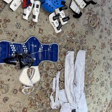 لباس و تجهیزات تکواندو