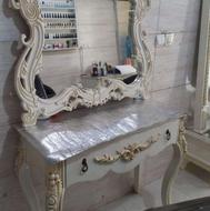 آینه و کنسول و میز ناخن