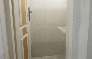 واحد شیک و تمیز غرق در نور سند دار