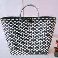 ساک تسمه ای طرح دار سفید مشکی