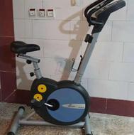 دوچرخه ثابت ورزشی