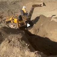 بیل بکهو کماتسوزنجیری