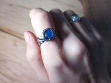 انگشتر عقیق آبی چنگالی دستساز در شیپور