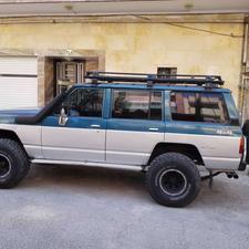 خریدار پاترول یا جیپ