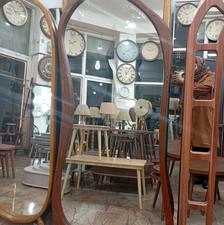 آینه ایستاده