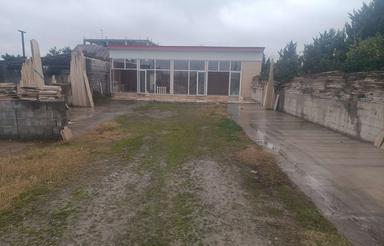 90متر مغازه دارای آب و برق 400 متر حیاط