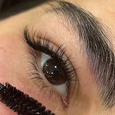 نیازمند مدل اکستنشن مژه