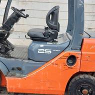 لیفتراک تویوتا 2/5تن اتومات رنگ فابریک