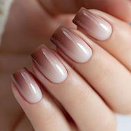 تخفیف ویژه کاشت ناخن بهدمناسبت عید نوروز