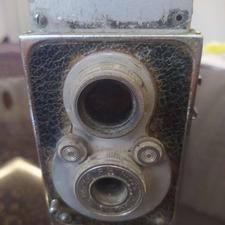 یکعدد دوربین قدیمی عتیقه