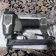 منگنه کوب بریت