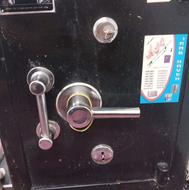 فروش یک عددگاوصندوق ایران کاوه درحدنو