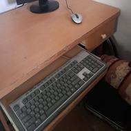 میز کامپیوتر