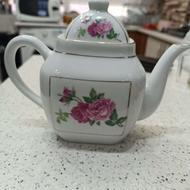 قوری کتابی گل سرخی