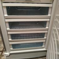 یخچال مارک ایسان نقره ایی رنگ