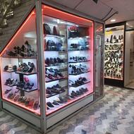 یک باب مغازه زیر پله بازار فردوسی