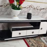 میز تلویزیون در حد نوه بیندون خطو خش تمیز