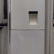 یخچال درحدنو