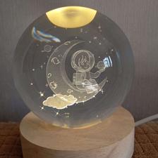 چراغ خواب مدل گوی شیشه 3D طرح فضانورد